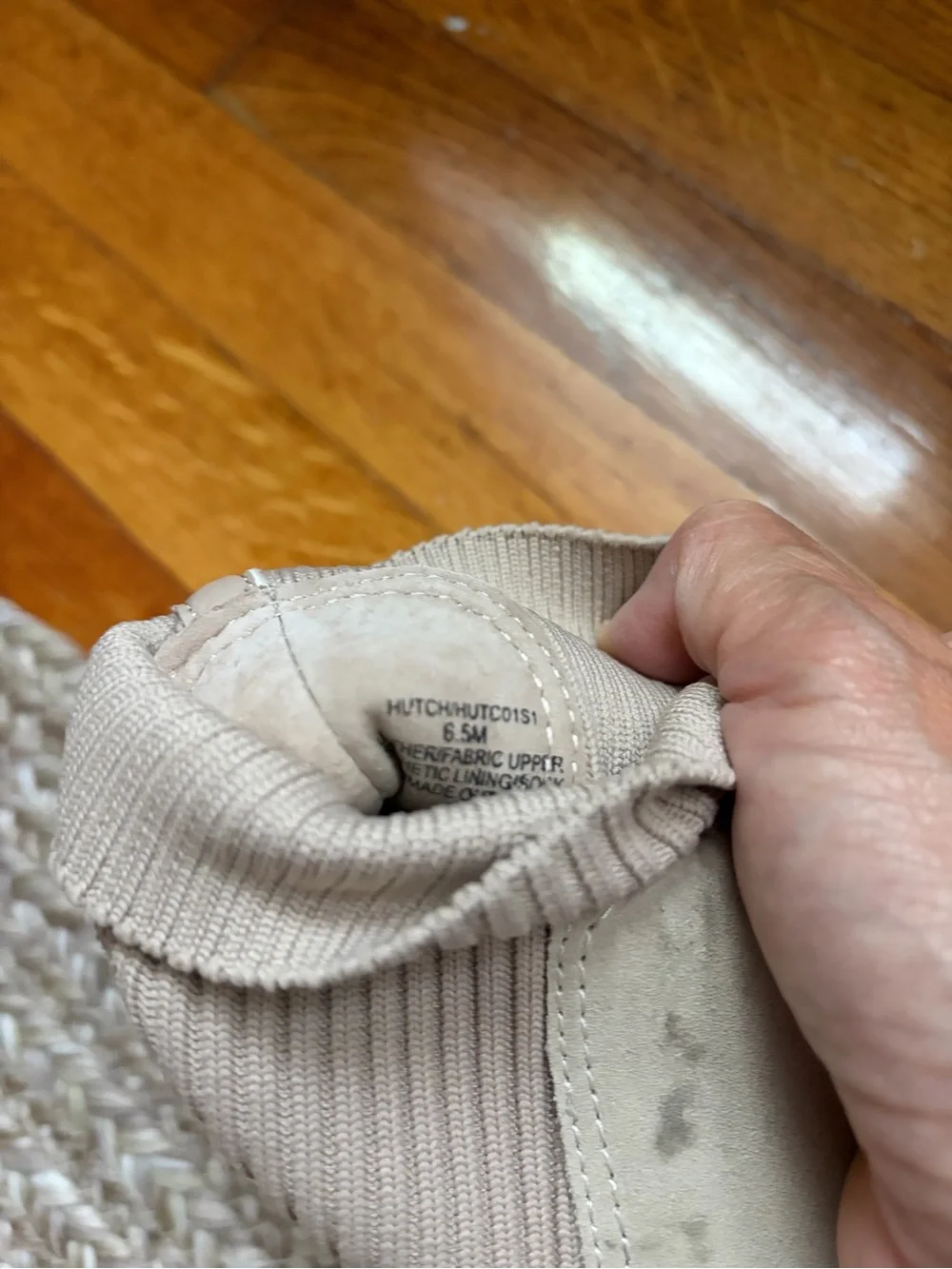 Women’s Steve Madden Cream Ribbed Chelsea Ankle Boots (6.5)